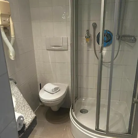玛格丽特酒店 招待所 3*